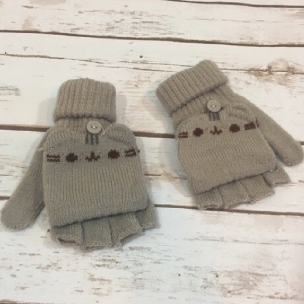 Pusheen Gloves NWT Rare